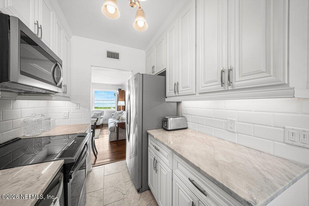 823 LASALLE Street 821/823