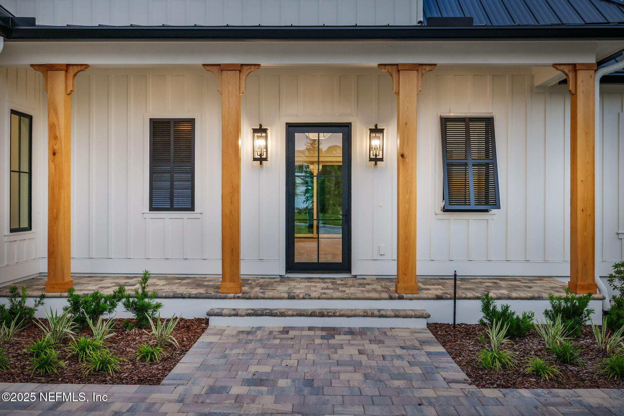 146 WHISTLING PALM Court