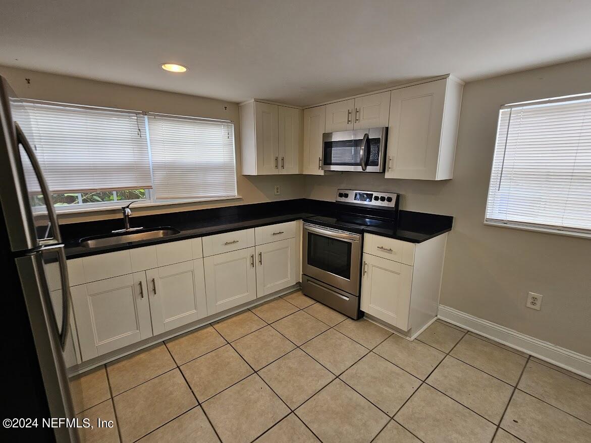 925 PHILLIPS Street 1