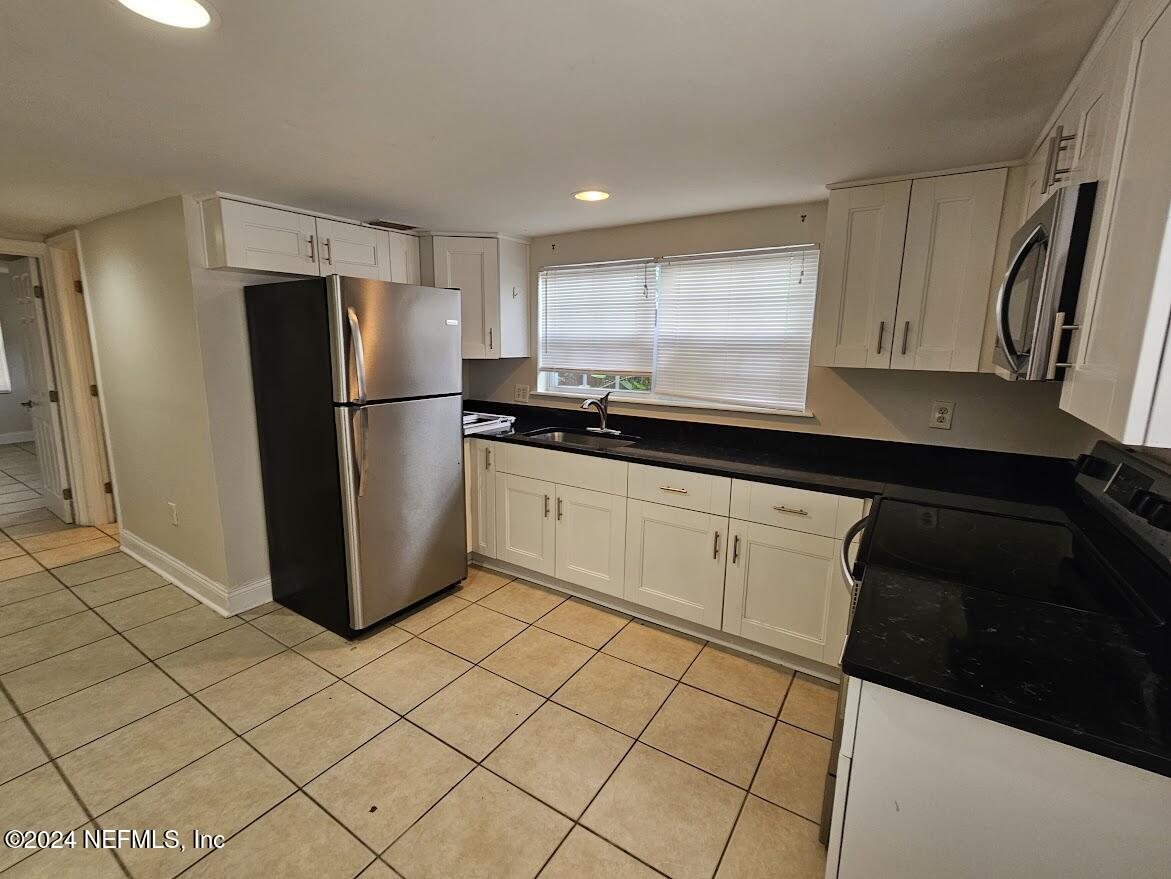 925 PHILLIPS Street 1