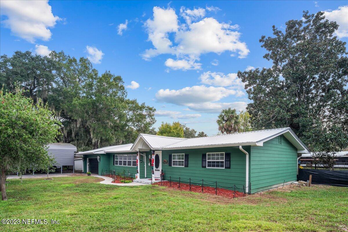Crescent City, FL home for sale located at 107 Peggy Lane, Crescent City, FL 32112