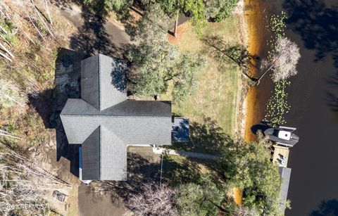 A home in Middleburg