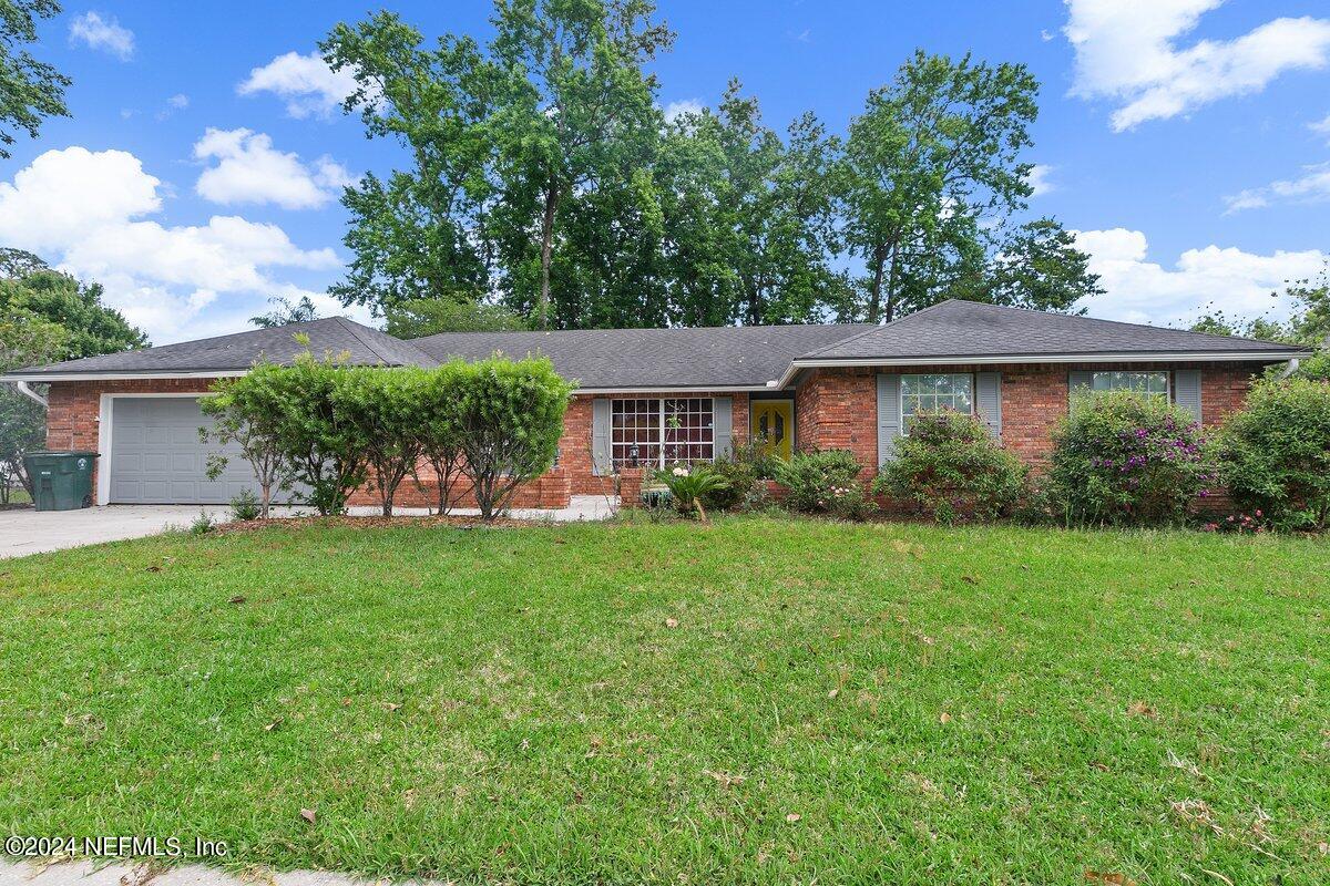 Jacksonville, FL home for sale located at 12455 Blueberry Woods Circle E, Jacksonville, FL 32258
