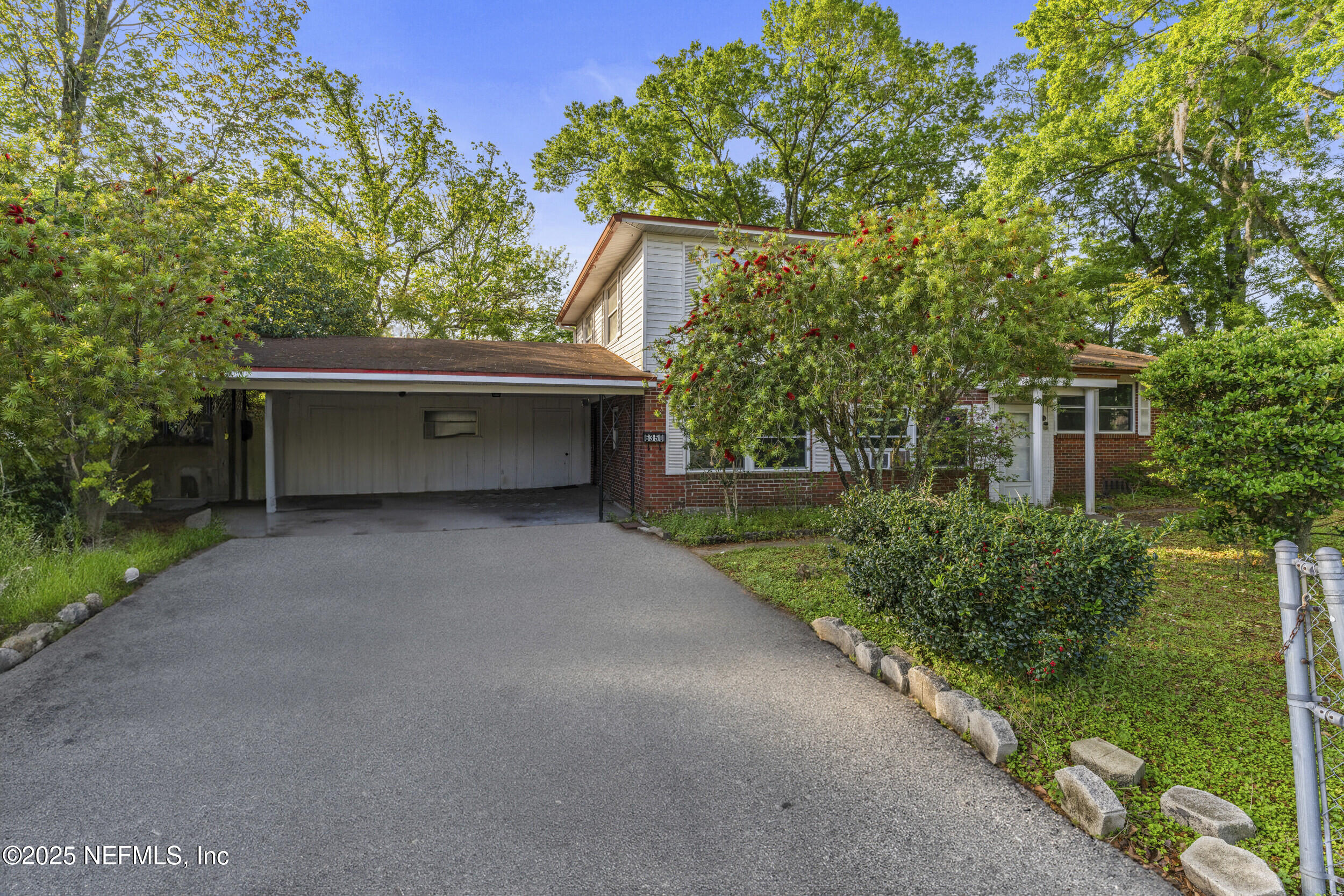 6350 HARLOW Boulevard