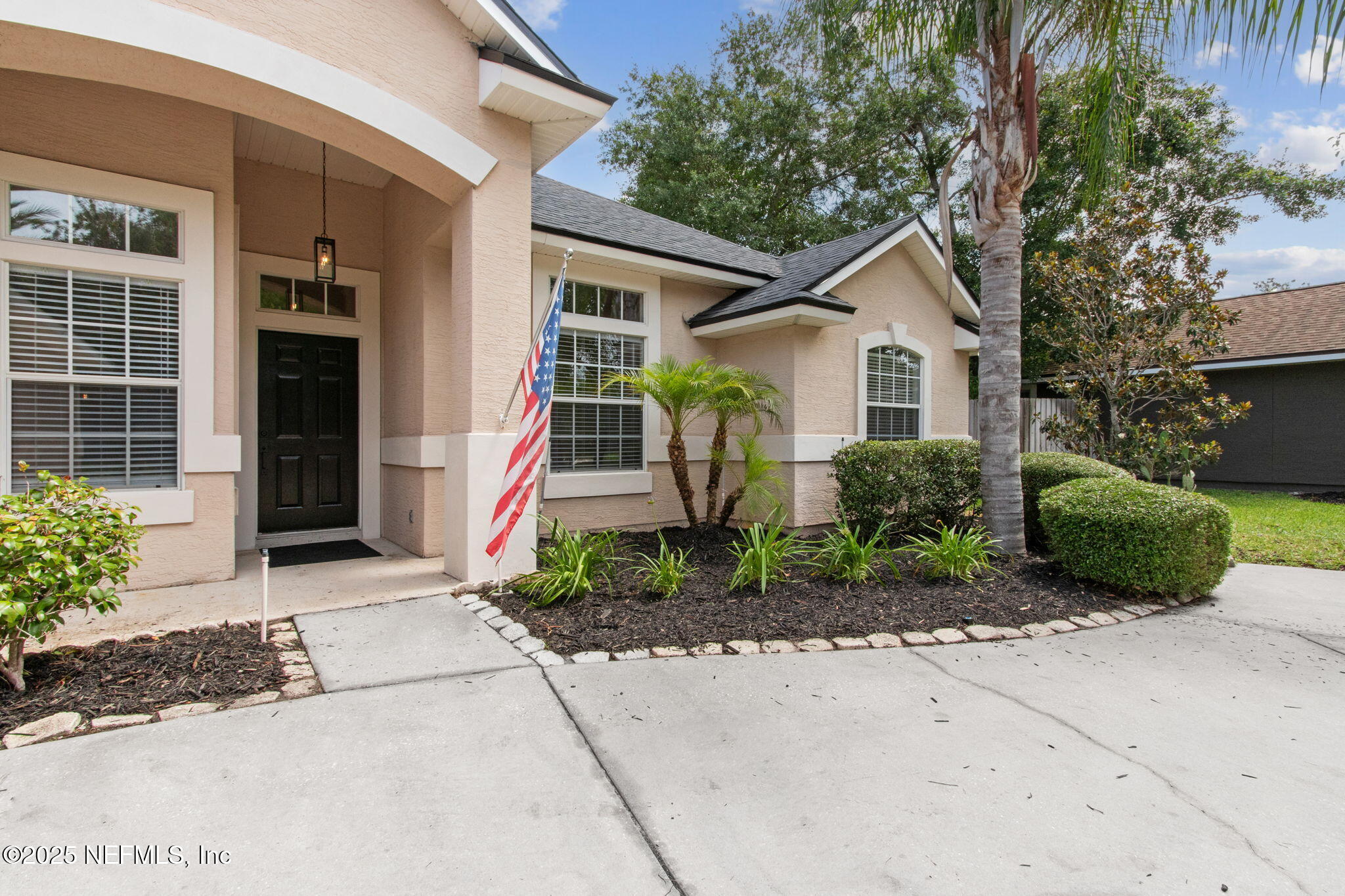 1912 BLUEBONNET Way