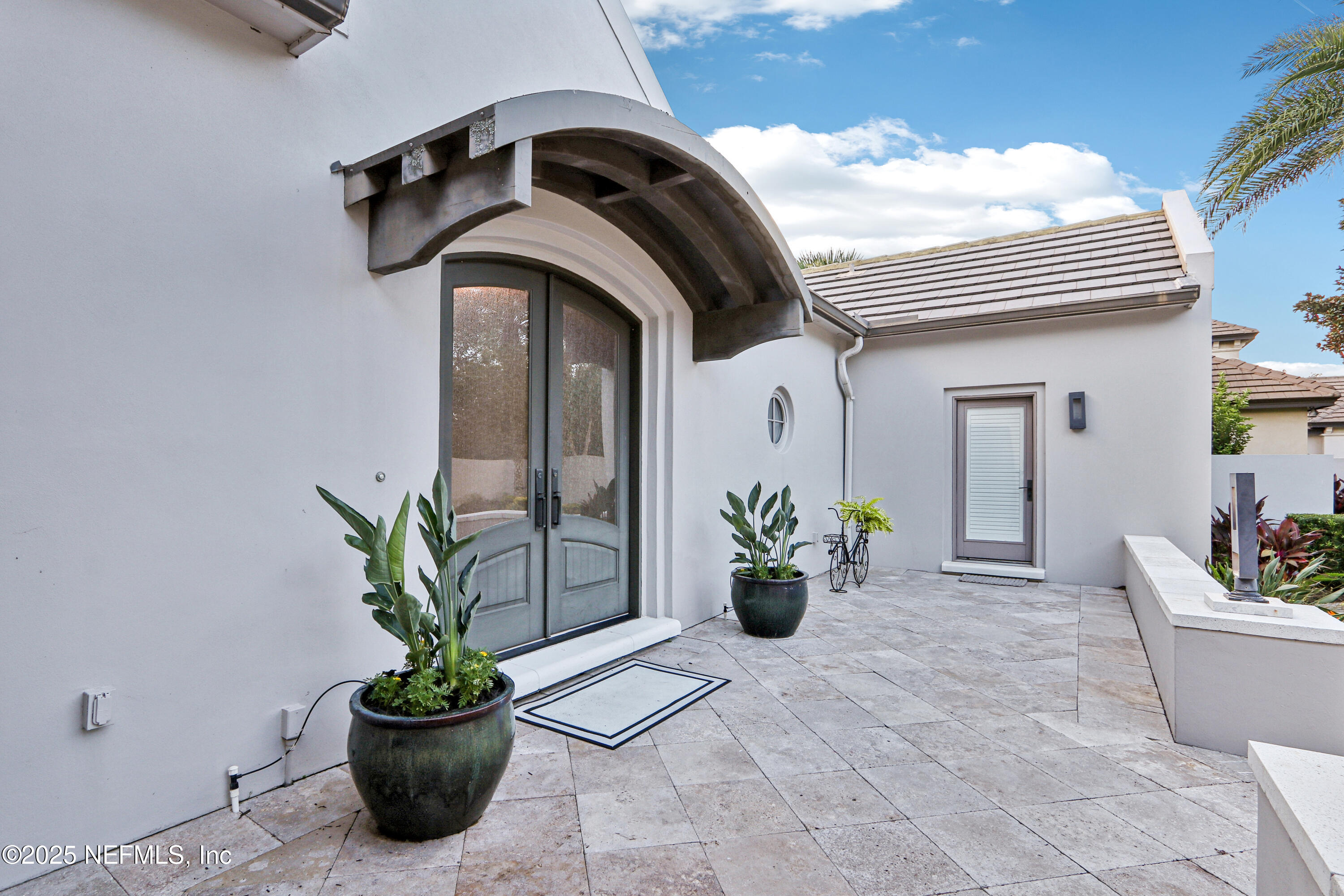 118 REGENTS Place