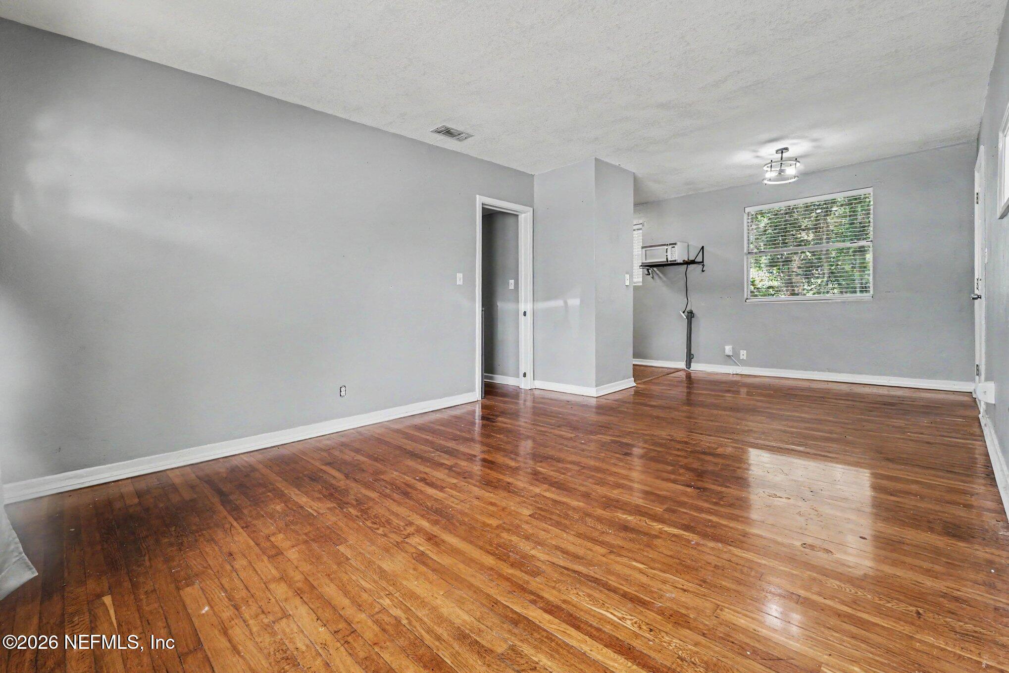 4819 HOMECREST Circle