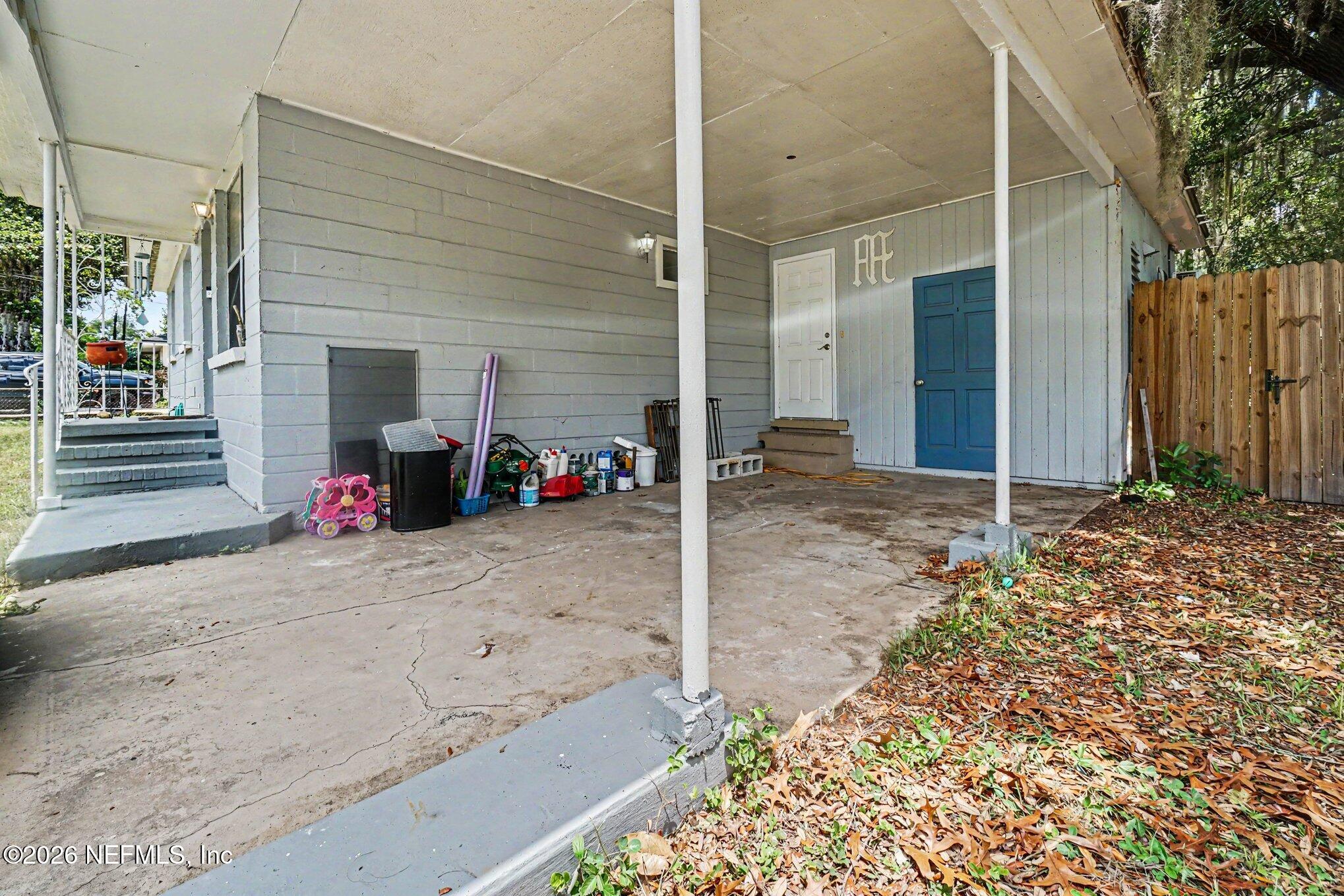 4819 HOMECREST Circle