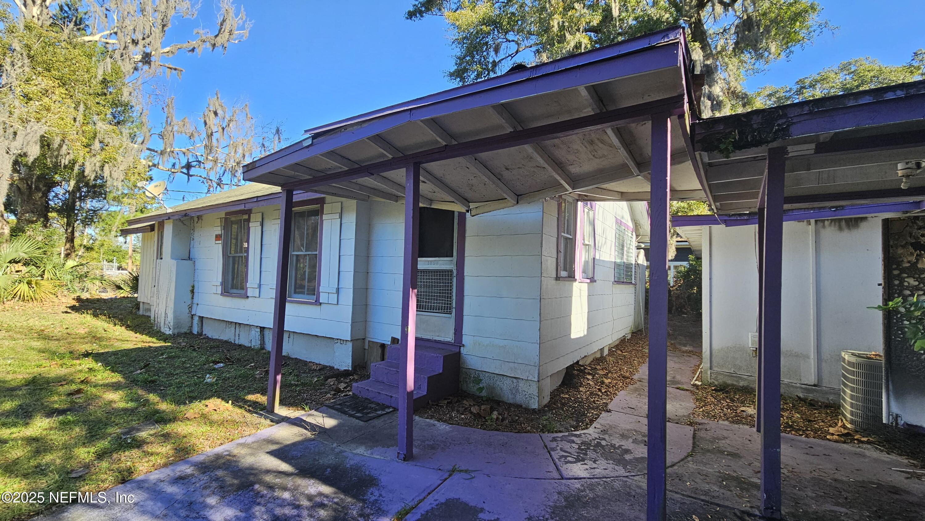 952 ALDERSIDE Street