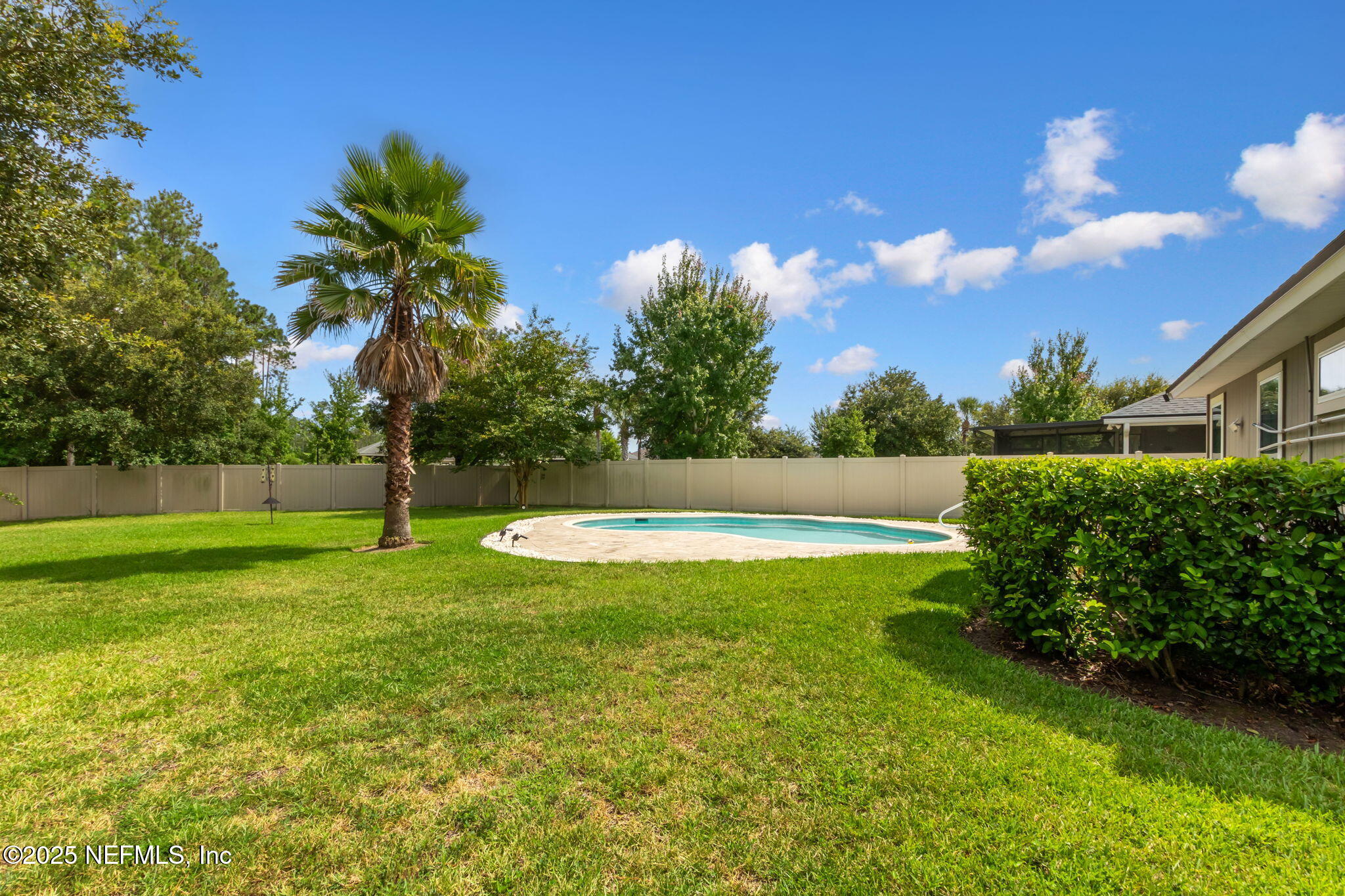 94032 WOODBRIER CIRCLE Circle