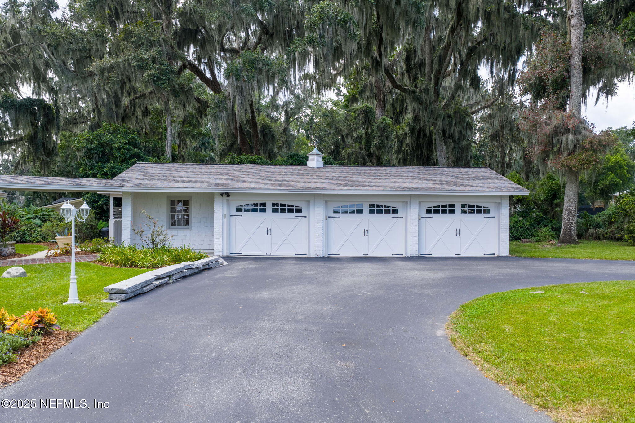 3528 LULLWATER Lane