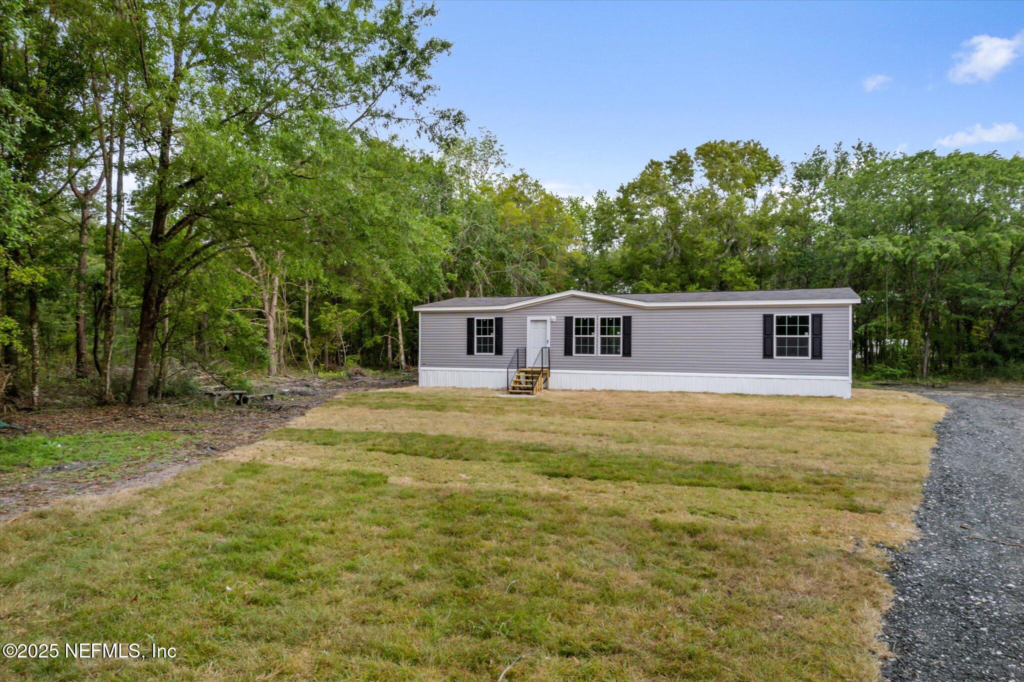 3886 SHADY Lane