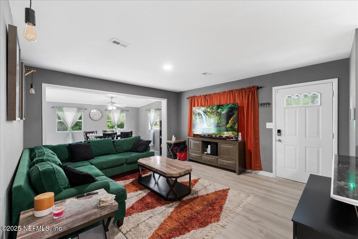 1629 LOUVRE Drive