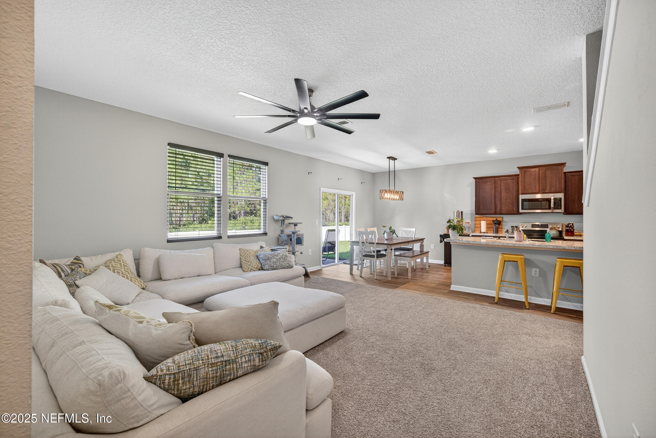 6238 WILD MUSTANG Trail