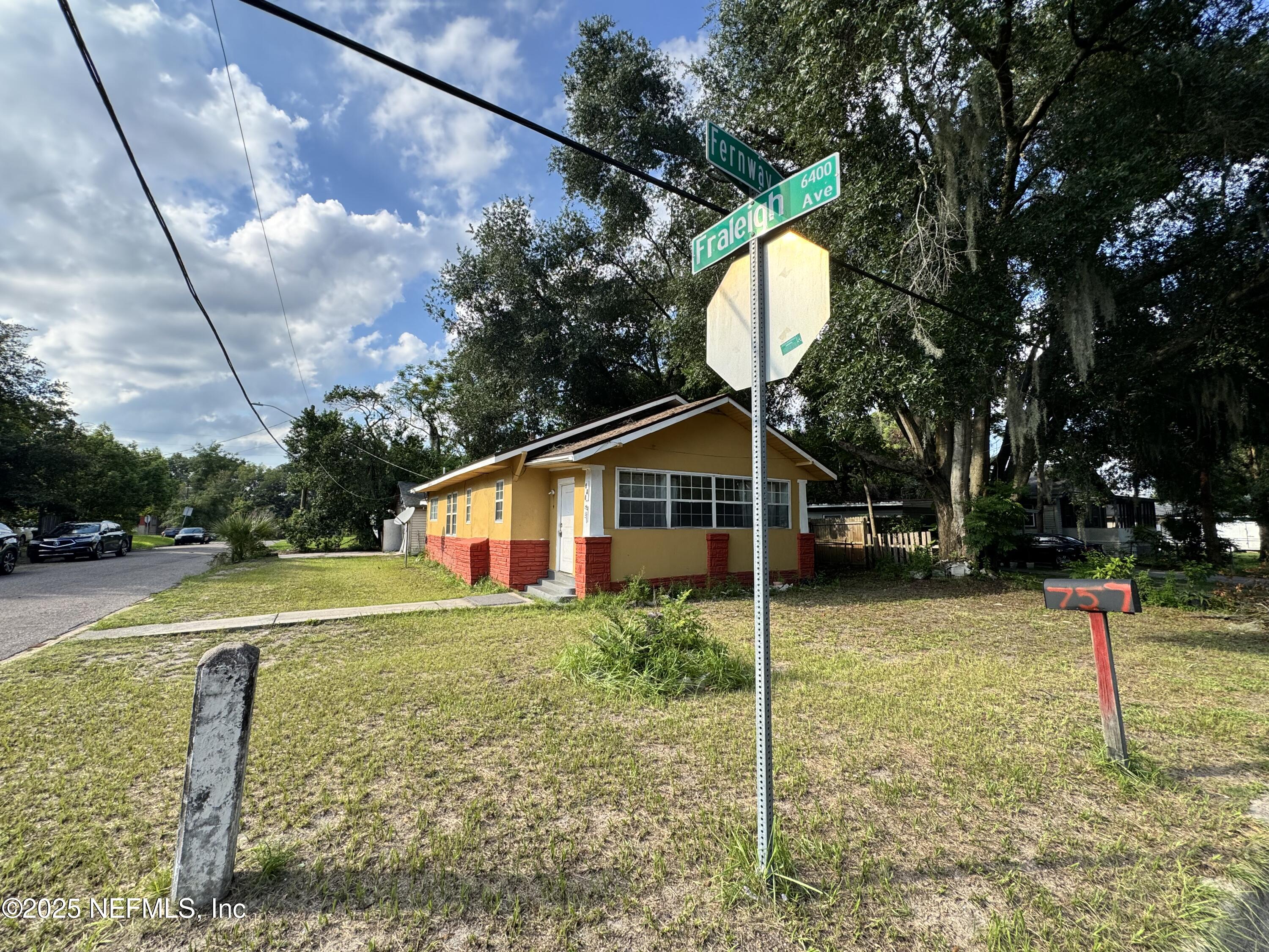 757 FERNWAY Street