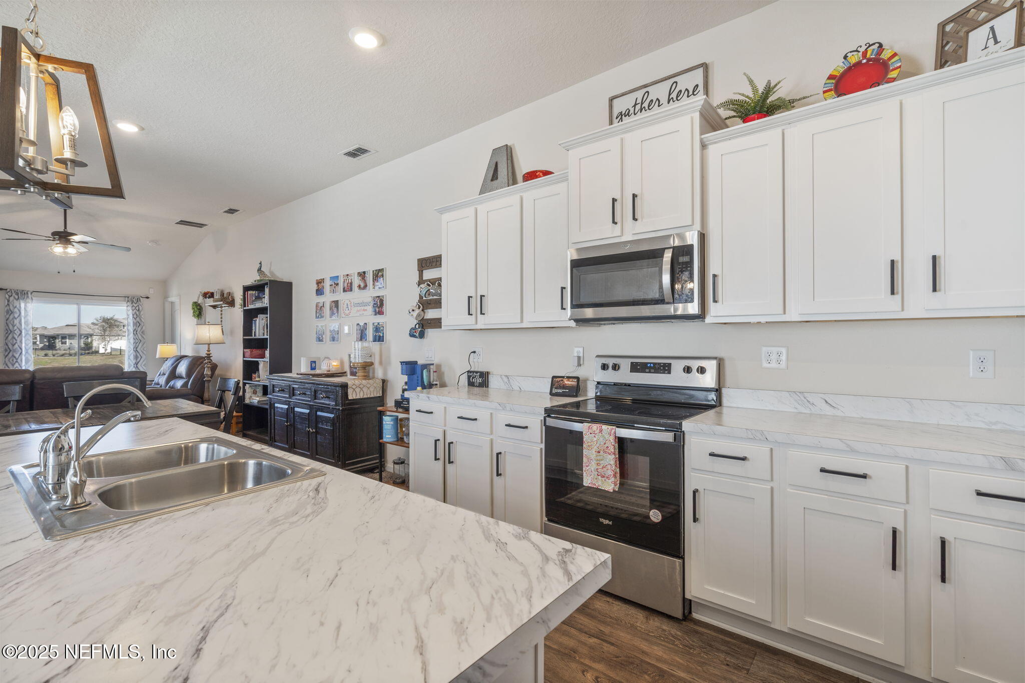 2405 OAK STREAM Drive