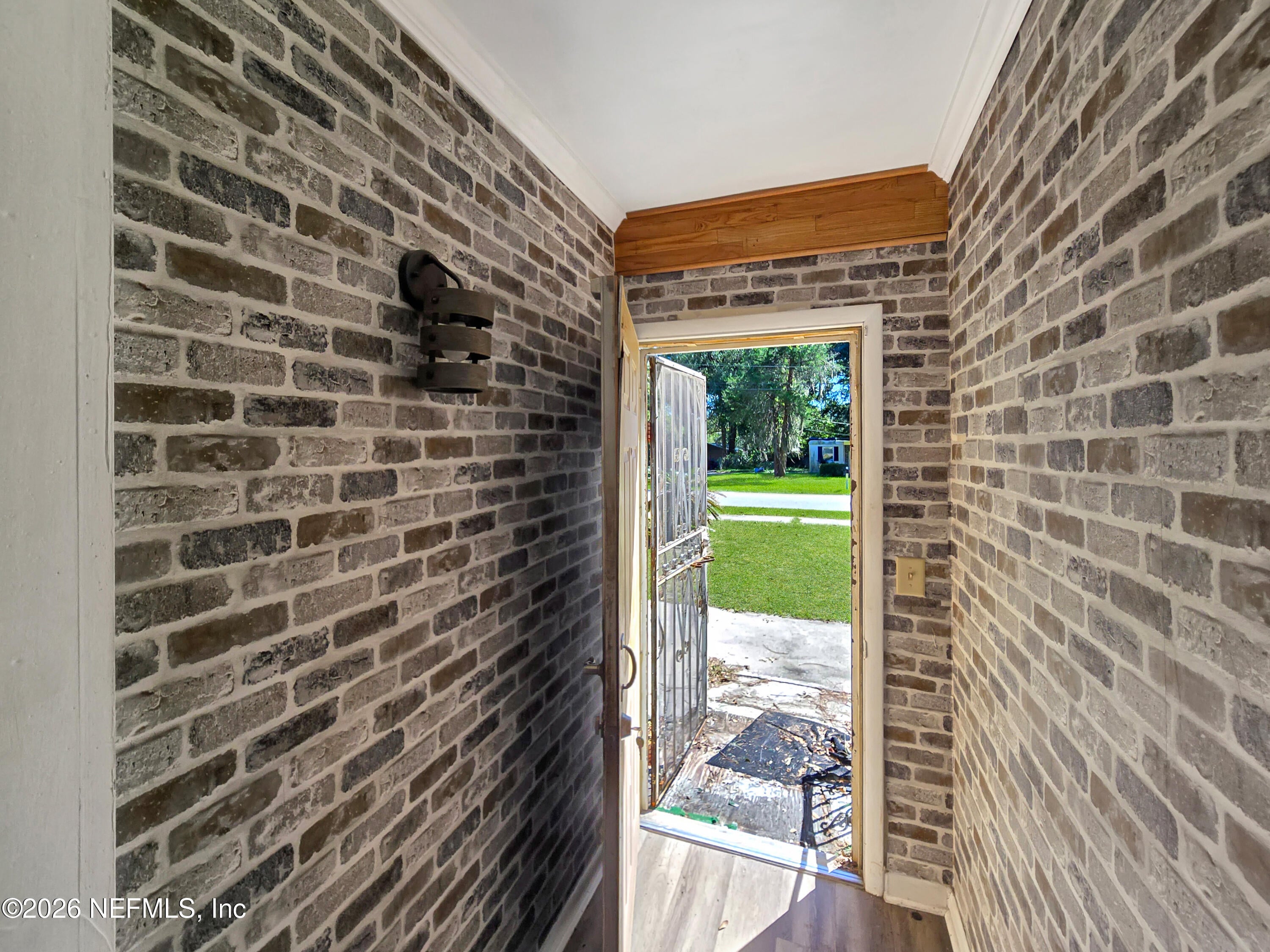 3135 HICKORYNUT Street