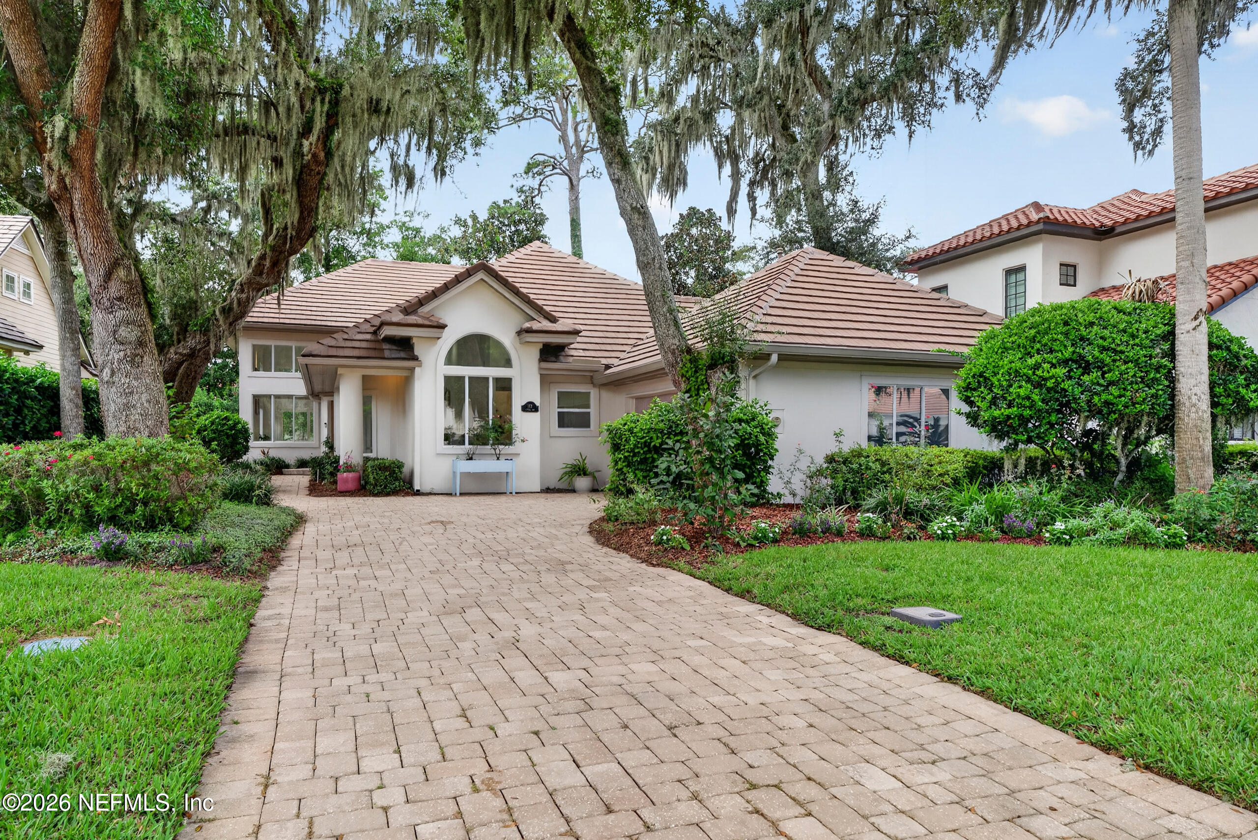 113 LAUREL WAY
