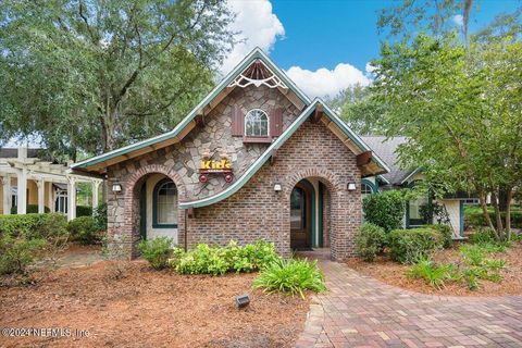 A home in Middleburg