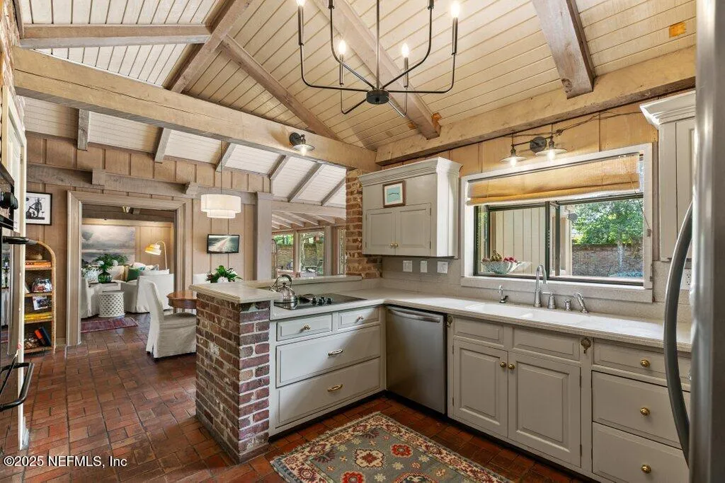 Jacksonville, Florida 32210, United States, 4 Bedrooms Bedrooms, ,5 BathroomsBathrooms,Residential,Pending,99627