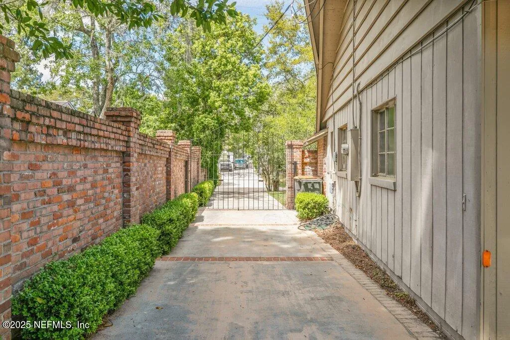 Jacksonville, Florida 32210, United States, 4 Bedrooms Bedrooms, ,5 BathroomsBathrooms,Residential,Pending,99627