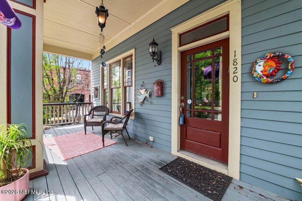 1820 N MARKET Street