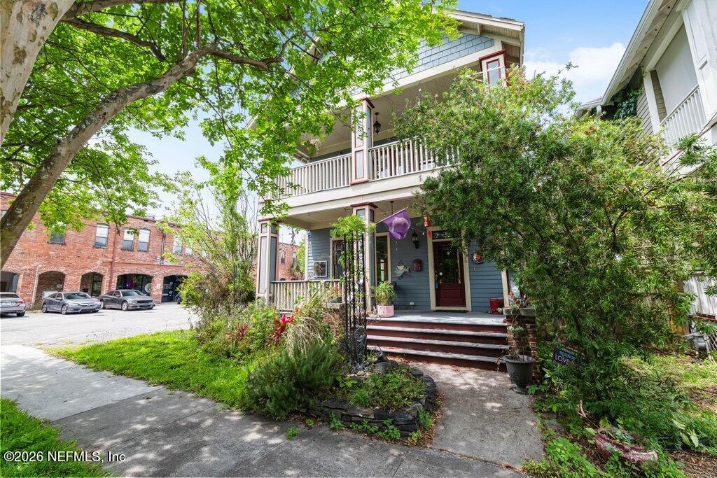 1820 N MARKET Street