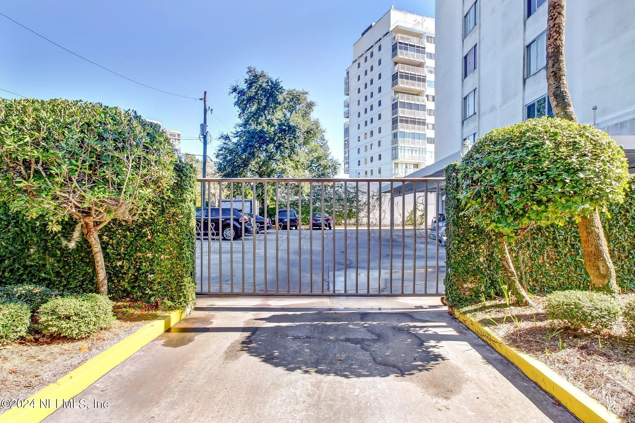 Jacksonville, Florida 32204, United States, 3 Bedrooms Bedrooms, ,3 BathroomsBathrooms,Residential,Pending,44099