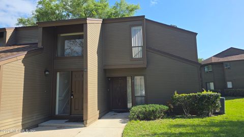 Photo of 46 HEMBURY Lane, Palm Coast, FL 32137 (MLS # 2143506)