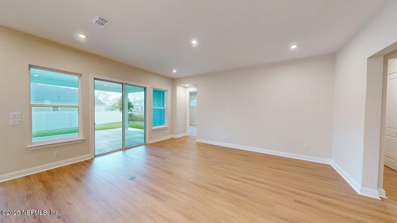 380 PALOMAR Drive