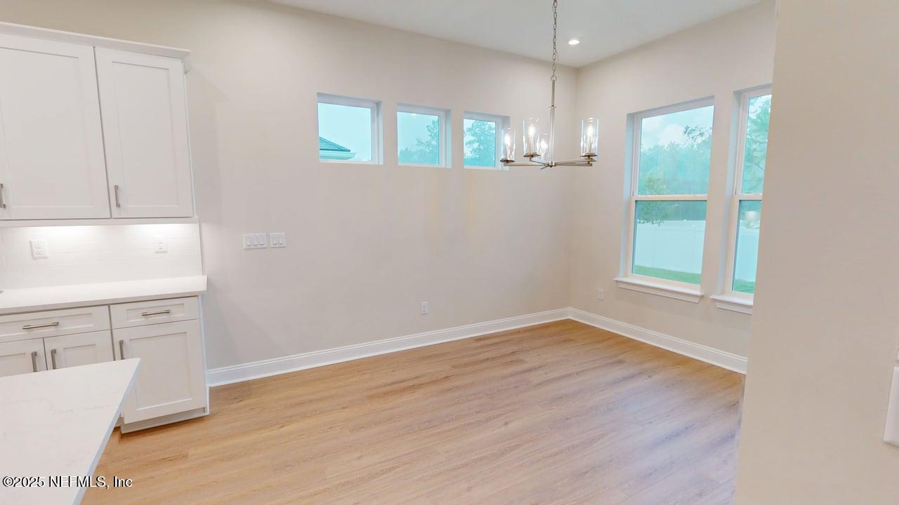 380 PALOMAR Drive