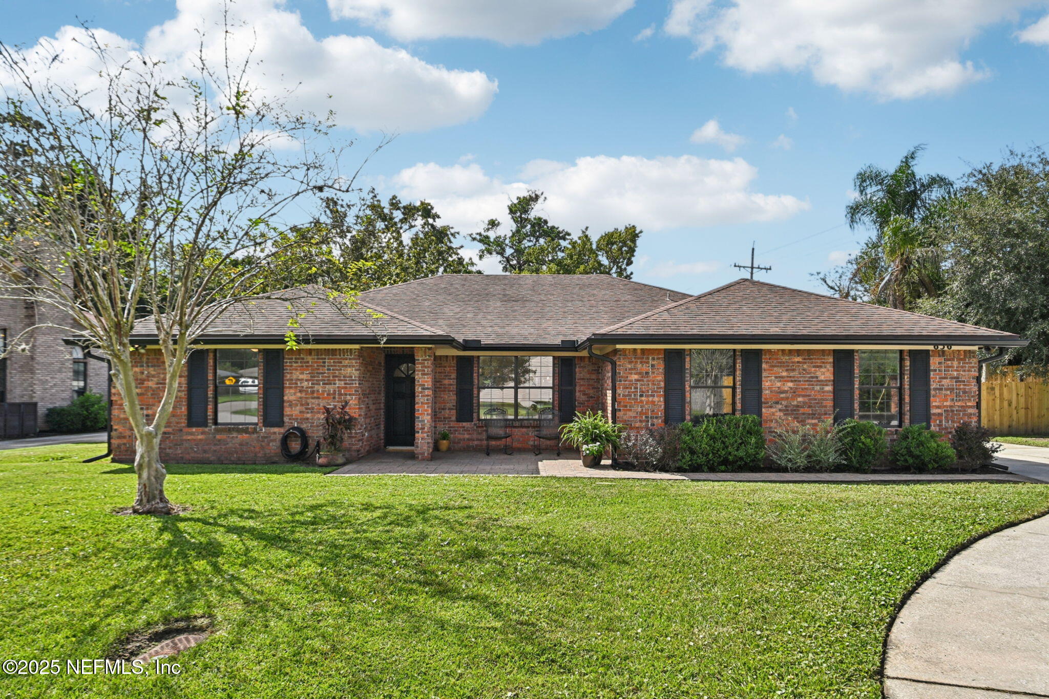 636 LOS PALMAS Drive