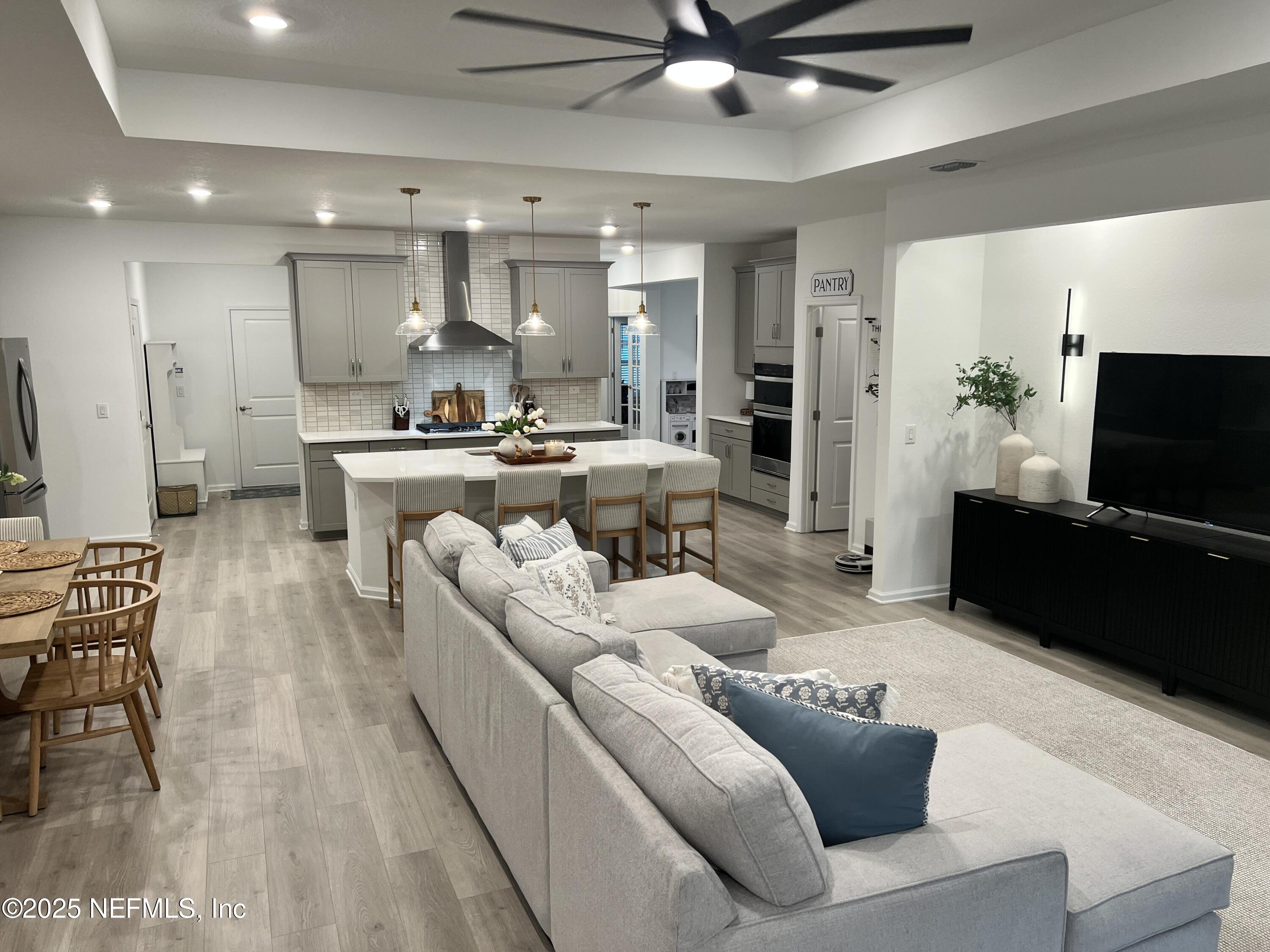 297 ARCHSTONE Way