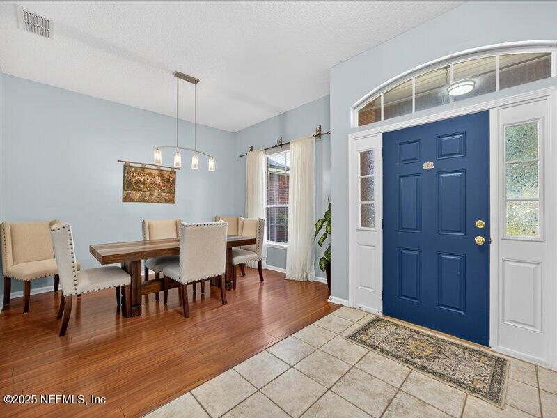 3204 WANDERING OAKS Drive