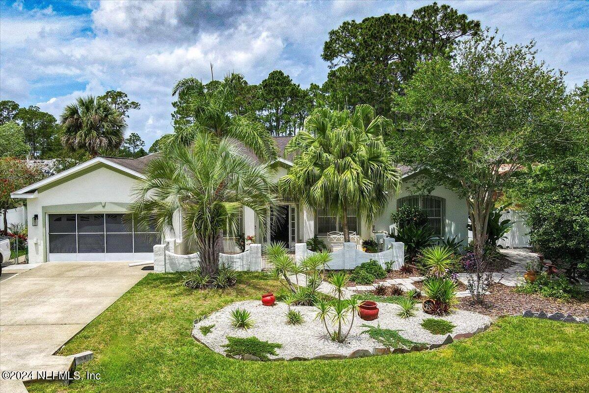 Palm Coast, FL home for sale located at 16 Burning Tree Place, Palm Coast, FL 32137