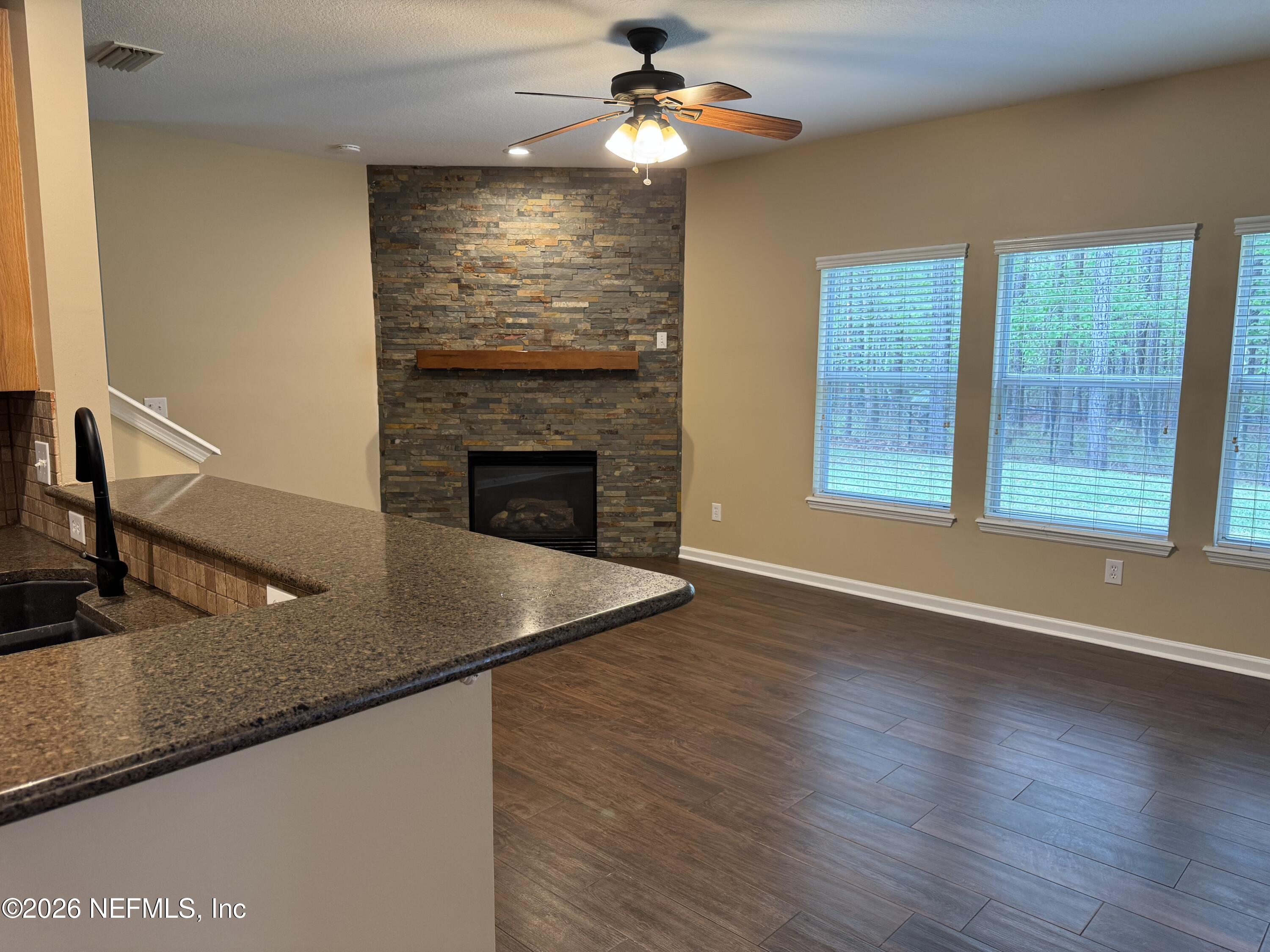 1335 IVYHEDGE Avenue