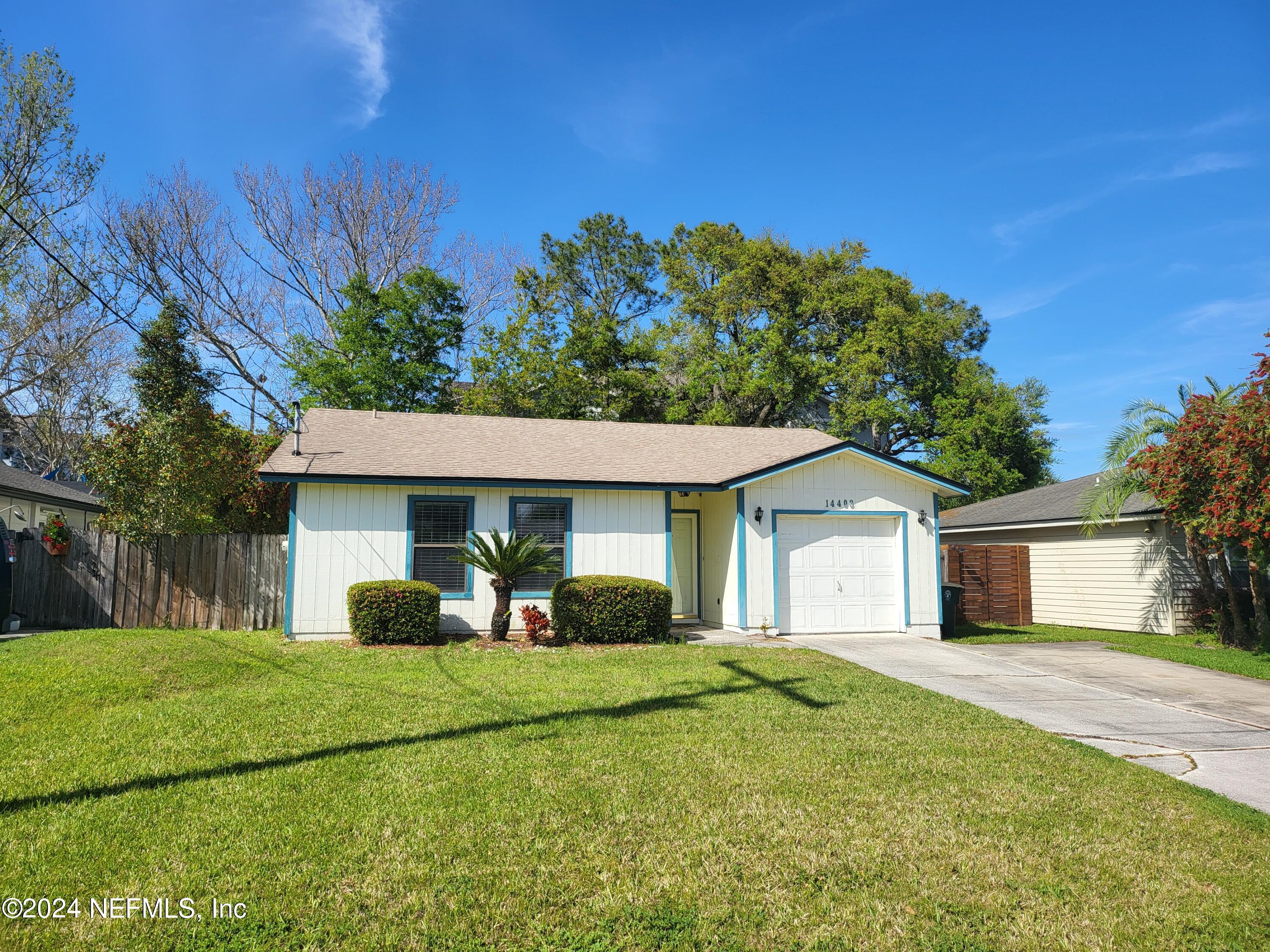 Jacksonville, FL home for sale located at 14403 CEDAR ISLAND Road E, Jacksonville, FL 32250