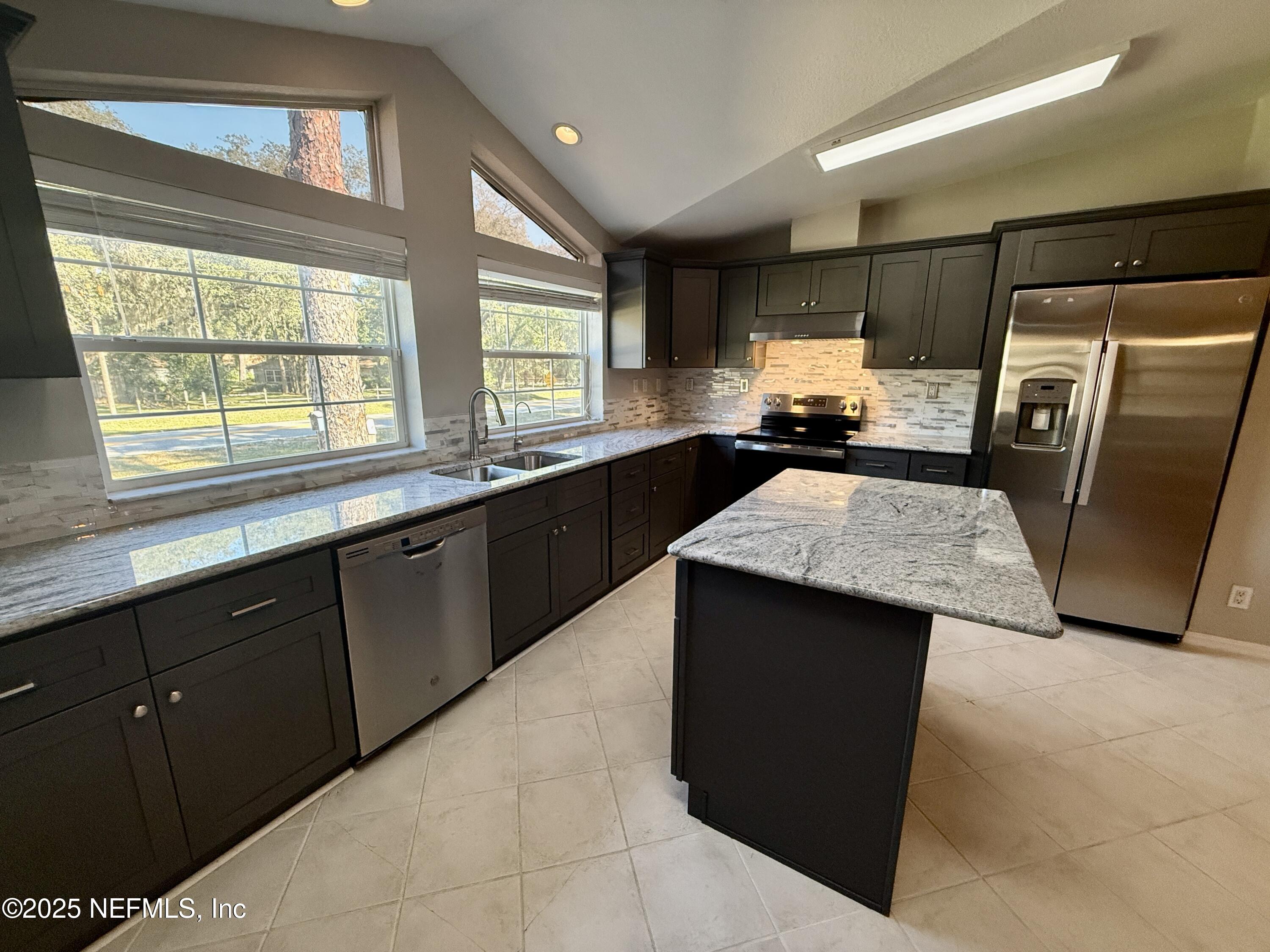 2974 LAKESIDE VILLA Road