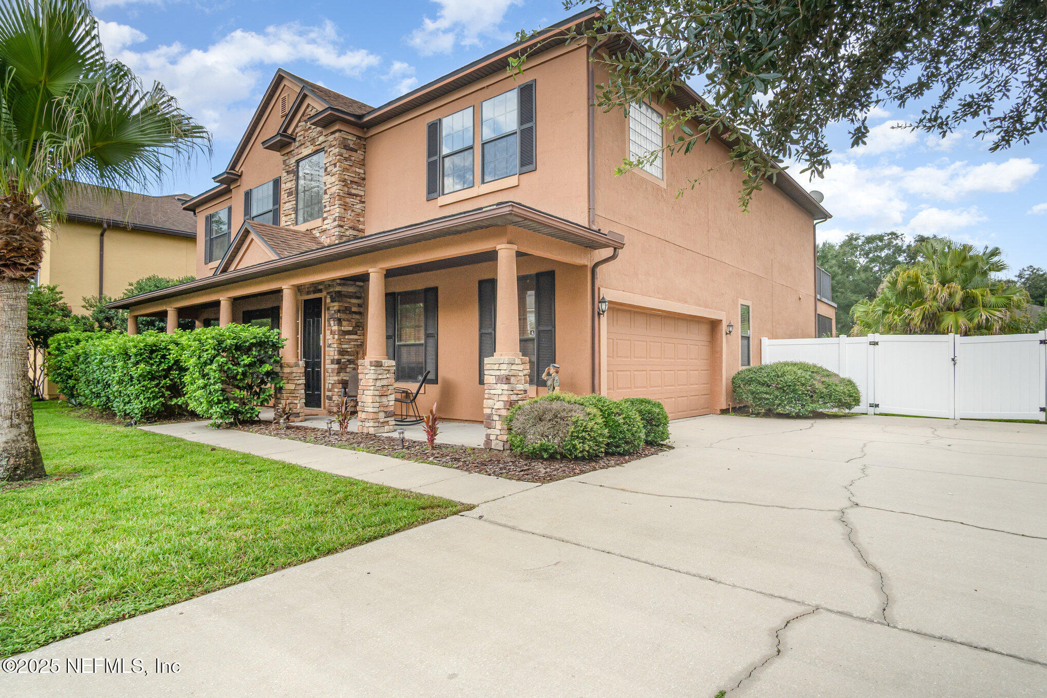 642 WAKEVIEW Drive