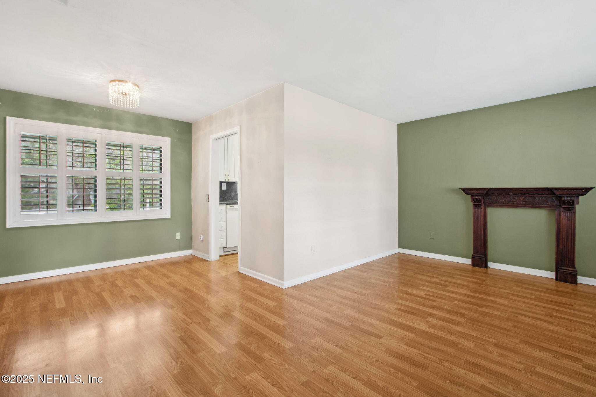 709 AMELIA Drive