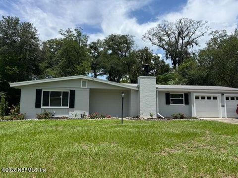 Photo of 1019 HILLOCK Drive E, Jacksonville, FL 32221 (MLS # 2152800)