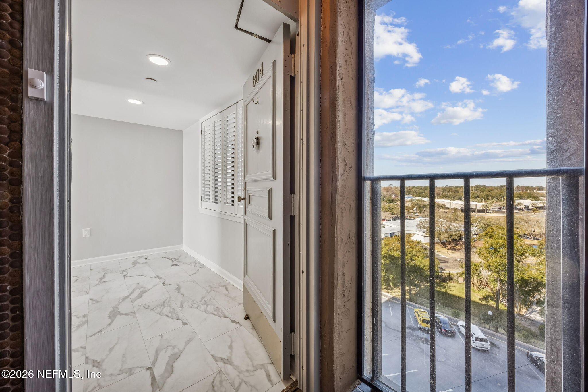 4401 LAKESIDE Drive 804