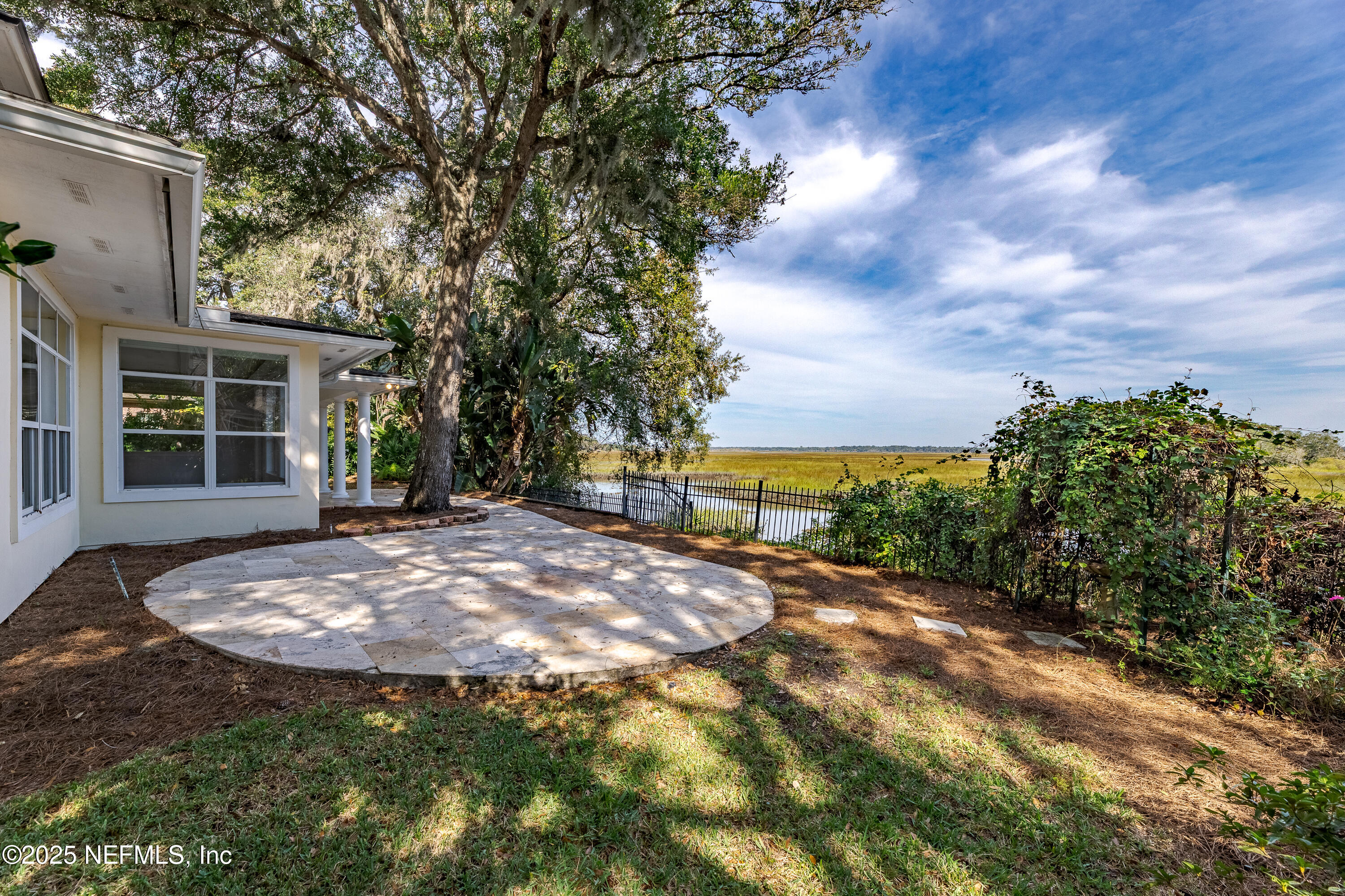 905 SHIPWATCH Drive E