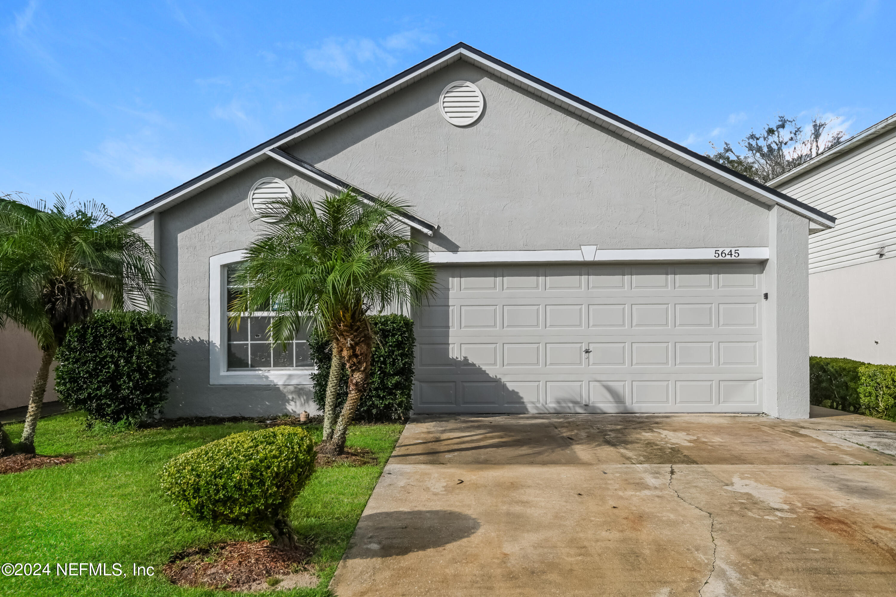Jacksonville, FL home for sale located at 5645 English Oak Drive, Jacksonville, FL 32244