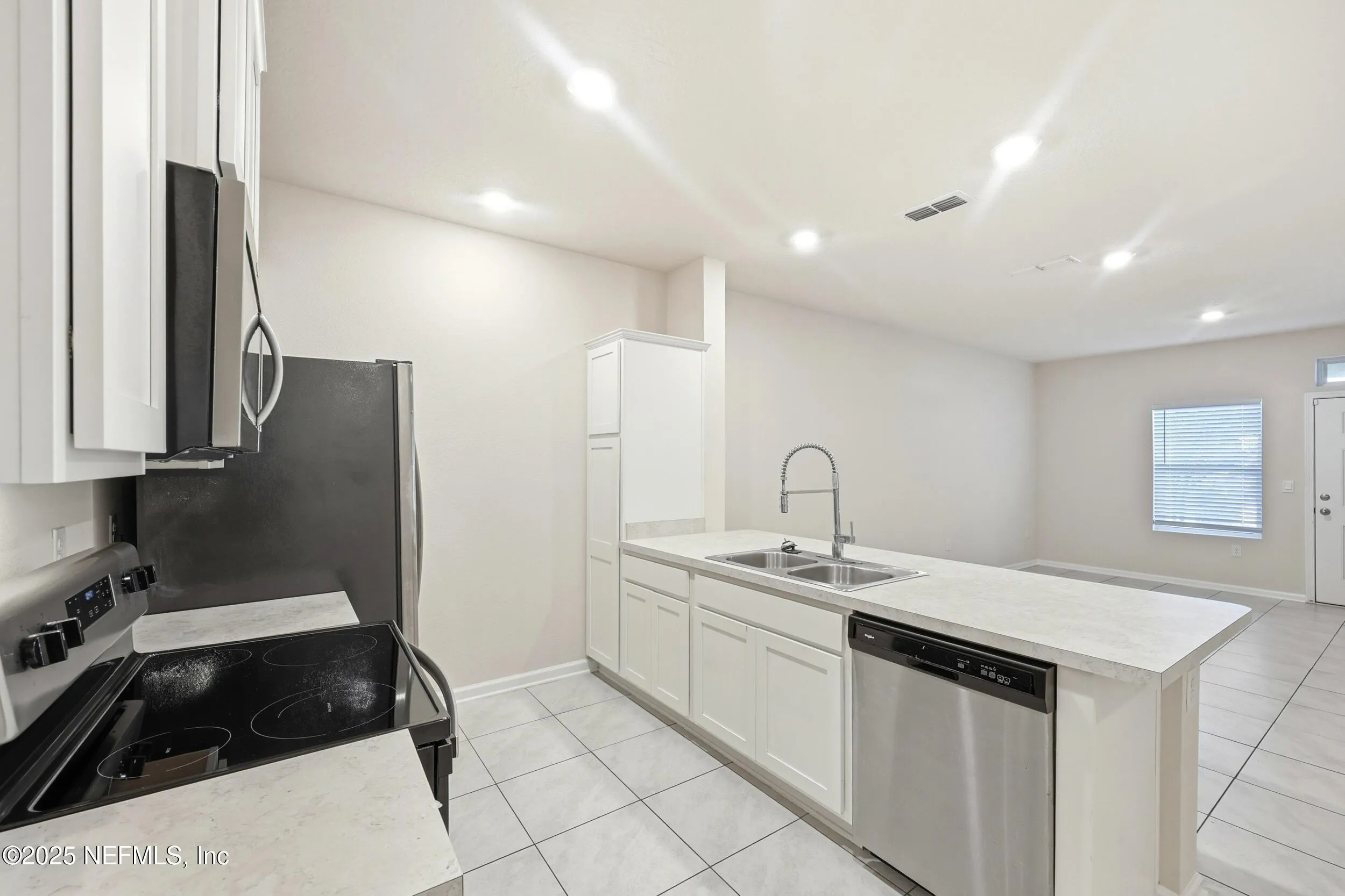 Yulee, Florida 32097, United States, 2 Bedrooms Bedrooms, ,3 BathroomsBathrooms,Residential,Active,228285