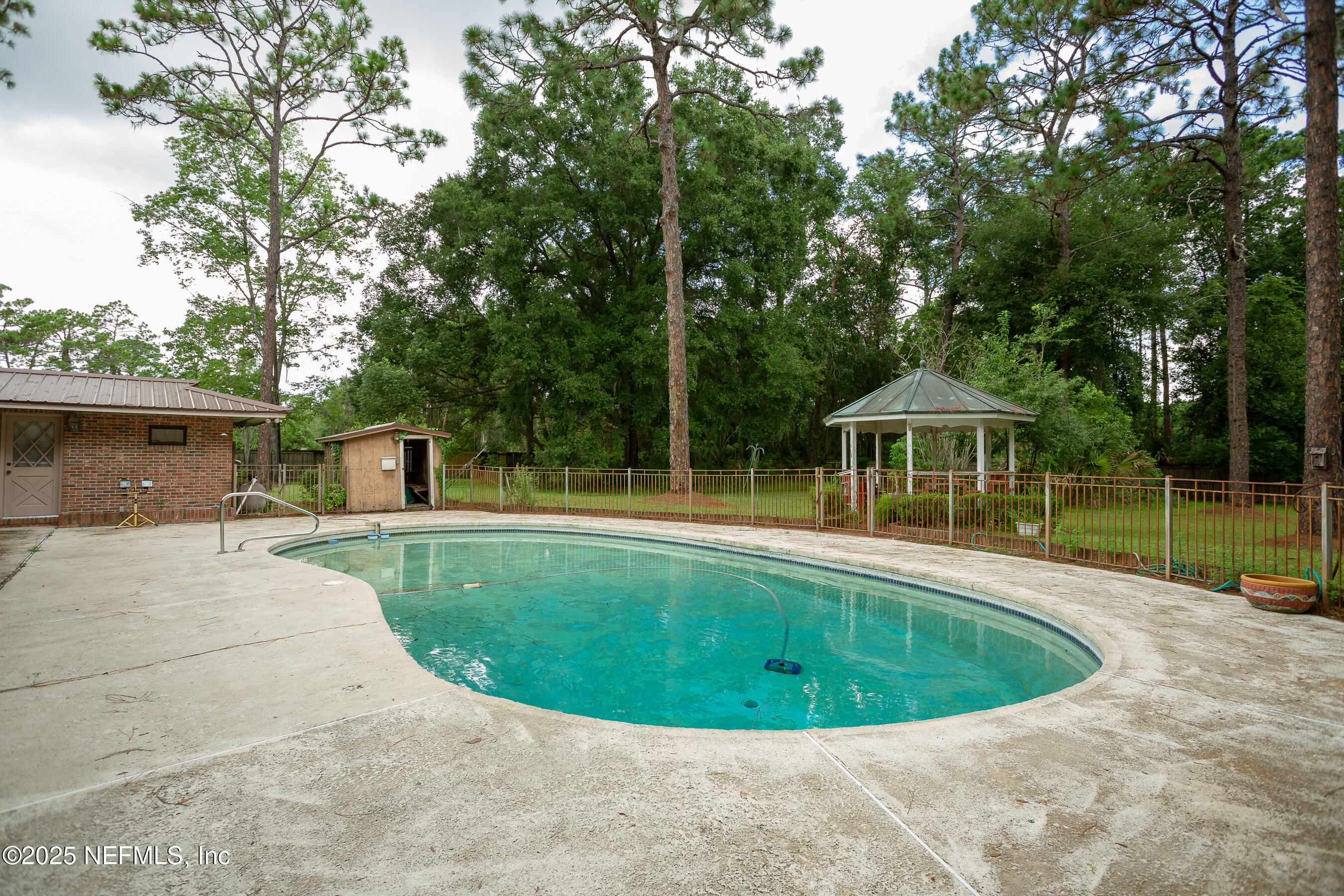 188 ESTATES Drive