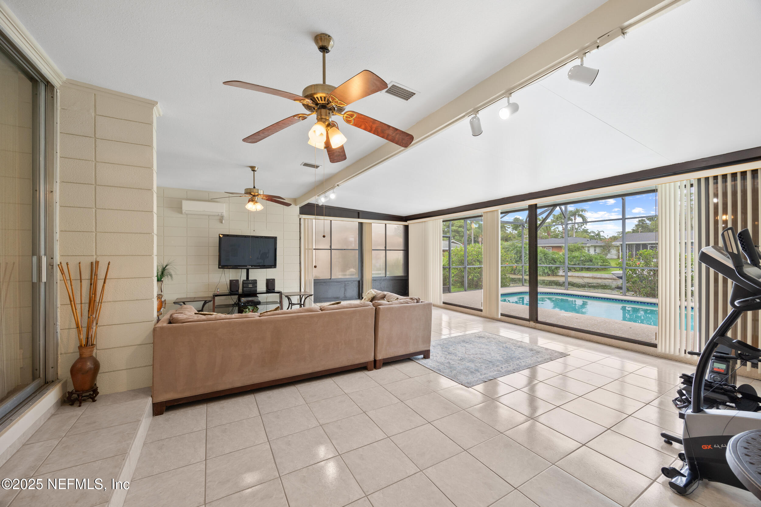 2600 WINDWARD Court