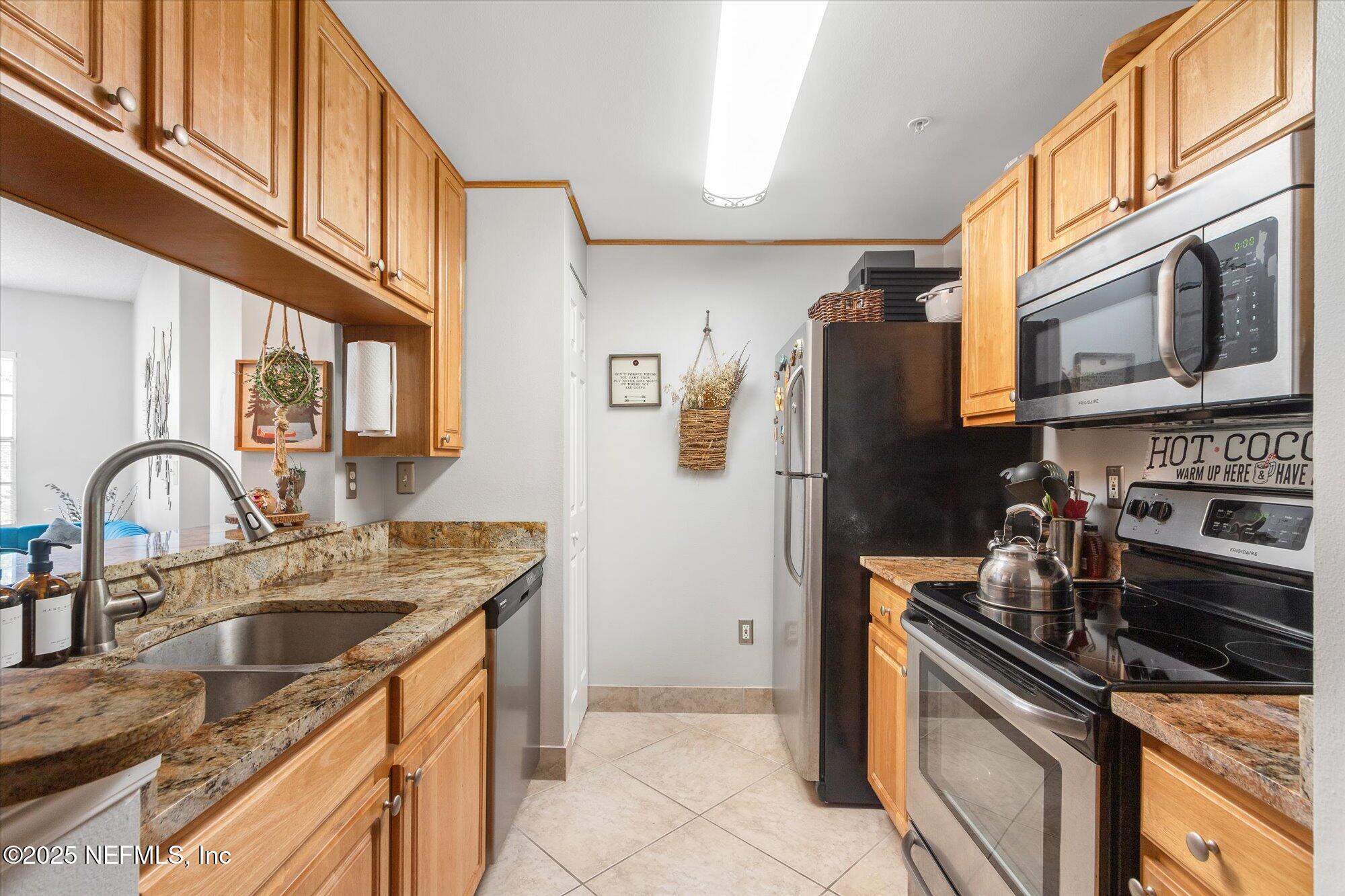 4000 GRANDE VISTA Boulevard 15-206