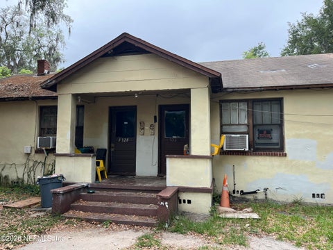 Photo of 3328 N LAURA Street, Jacksonville, FL 32206 (MLS # 2165801)