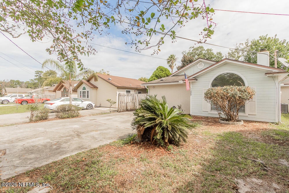 1067 HIBISCUS Street